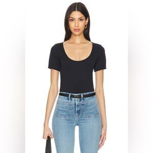 Good American Scuba Scoop Tee in Black size 2